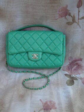 Chanel CC Top Handle Flap Bag GREEN quilted leather Satin Lining